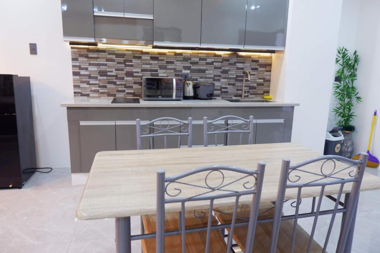 Cozy Entire Condo Unit With Pool Access アンヘレス エクステリア 写真