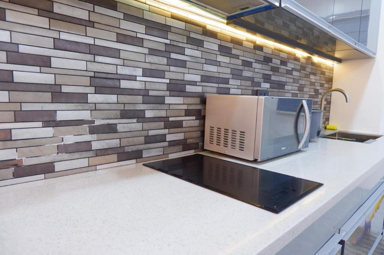 Cozy Entire Condo Unit With Pool Access アンヘレス エクステリア 写真